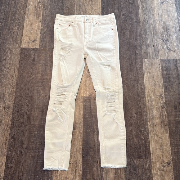 Wild Fable Women’s White Distressed Ripped Skinny Jeans Raw Hem Size 8 - Picture 1 of 10